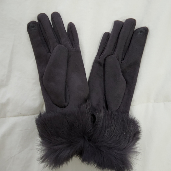 Gloves - Picture 3 of 12